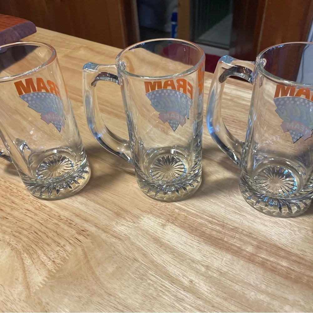 FRAM Racing Team Glass Mugs - Picture 3 of 3